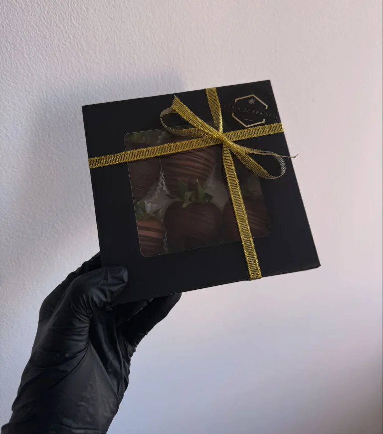 boite de fraises enrobés de chocolat