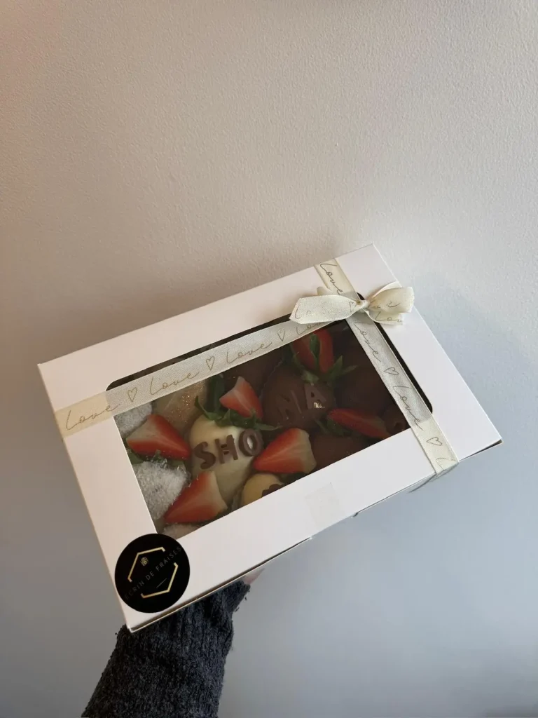 boite de fraises enrobés de chocolat