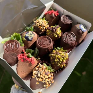 boite de 12 fraises enrobées de chocolat